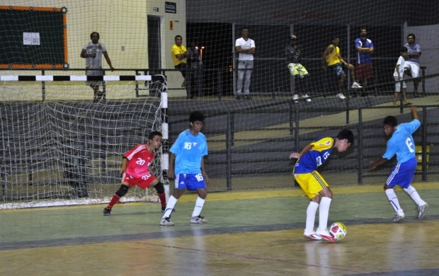 Deu Vivaz no primeirio jogo da decisão do futsal sub-15 (Foto: Reynesson Damasceno (FRFS))