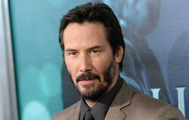 Keanu Reeves diz que, quando era criança, viu um fantasma, e isso o marcou tão profundamente que ele continua sonhando com o espírito até hoje! Isso é ainda mais assustador diante das acusações de que o ator é, na verdade, um vampiro, já que parece não envelhecer. Alguém aí acredita que Keanu está com 50 aninhos? (Foto: Getty Images)