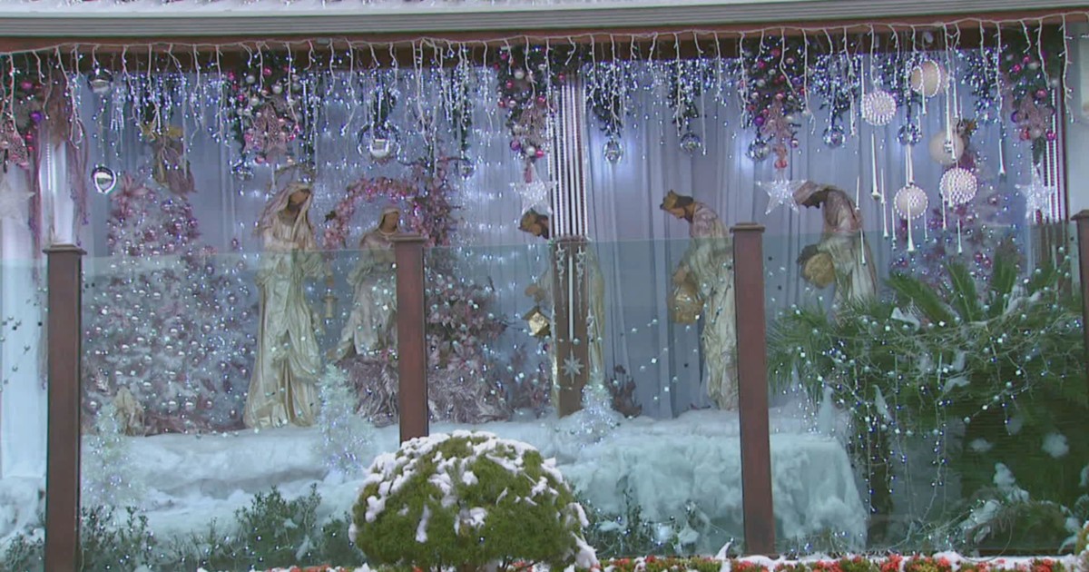 Casa com decoração de Natal vira atração turística em Rio Pardo, SP - Globo.com