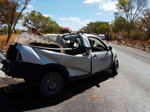 Motorista de carro que invadiu contramão morreu no local do acidente (Foto: Sigi Vilares/Blog do Sigi Vilares)