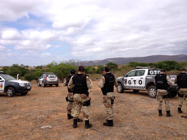 Policiais militares continuam buscas pelos criminosos na zona rural de Major Sales (Foto: Capitão Inácio Brilhante)