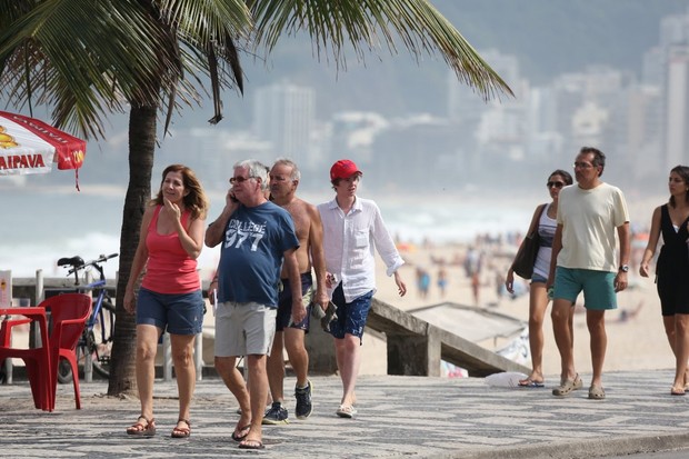 Freddie Highmore e a namorada (Foto: André Freitas / AgNews)