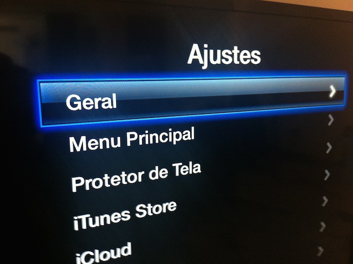 Acessando as configurações gerais da Apple TV para vincular um teclado Bluetooth (Foto: Reprodução/Marvin Costa)