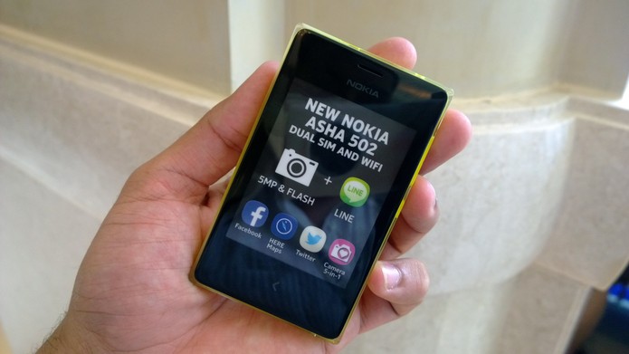 Nokia Asha 502 (Foto: Allan Melo / TechTudo) Nokia Asha 502 (Foto: Allan Melo / TechTudo)