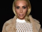 Ela não para! Kim Kardashian usa look transparente em desfile em Paris