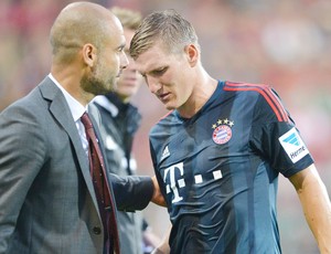 Guardiola e Schweinsteiger Bayern de Munique e Freiburg (Foto: Agência EFE)