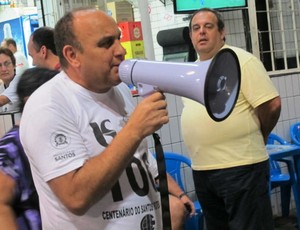 Jessé Teixeira Félix abaixo assinado (Foto: Lincoln Chaves / Globoesporte.com)