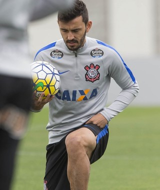 Sem Rodriguinho, Oswaldo testa Uendel como meia no Corinthians