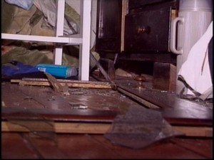 Raio destrói casa em Santa Rosa, RS (Foto: Reprodução/RBS TV)