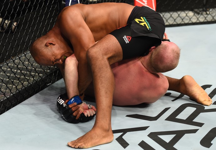 Ronaldo Jacaré Tim Boetsch UFC 208 (Foto: Getty Images)