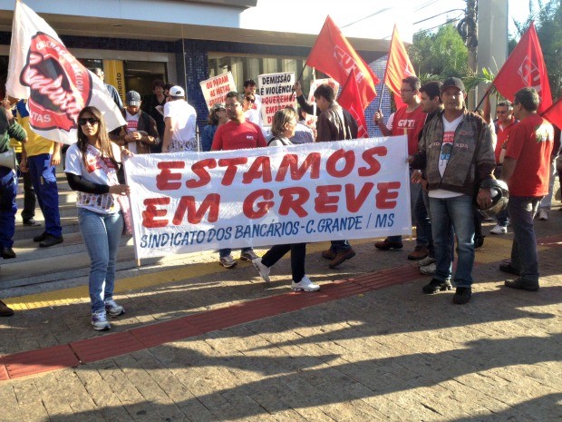 Bancários  afirmam que 69 agencias estão fechadas.  (Foto: Nadyenka Castro / G1 MS)