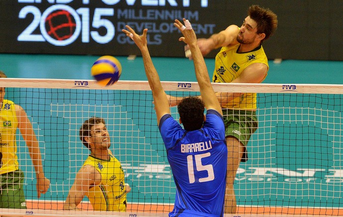 vôlei lucão brasil e Itállia liga mundial (Foto: FIVB) vôlei lucão brasil e Itállia liga mundial (Foto: FIVB)