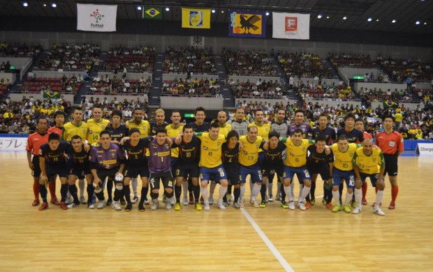 Seleção de futsal teve apoio da torcida da comunidade brasileira no Japão (Foto: Divulgação)