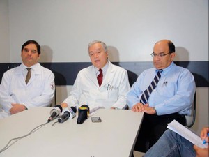 Dr. Paraná, hepatologista, Jackson Noya, clínico geral, e Jorge Bastos, cirurgião (Foto: Ruan Melo/G1)