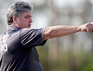 Geninho, treino Portuguesa (Foto: Marcos Ribolli / Globoesporte.com)