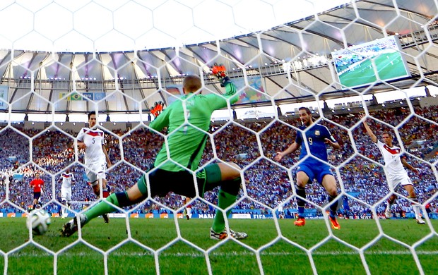 Higuaín gol anulado final Copa do Mundo Alemanha x Argentina (Foto: Reuters)