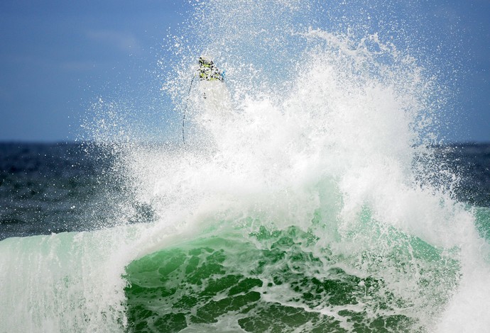 Mar ficou agitado demais, e a WSL preferiu decretar lay day no Mundial de Surfe (Foto: André Durão)