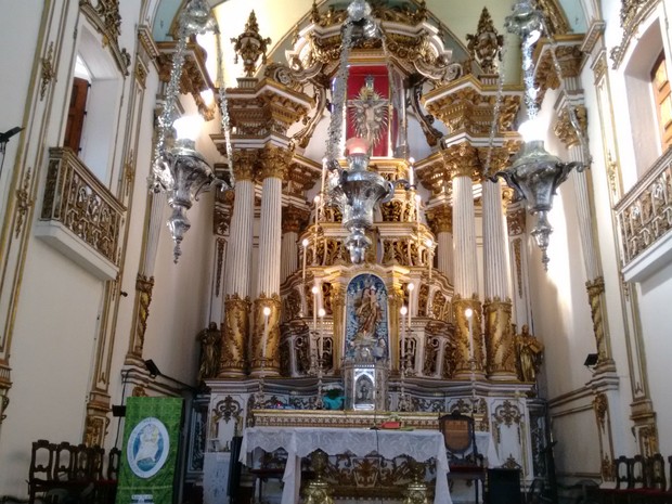Altar principal da igreja do Bonfim, em Salvador (Foto: Maiana Belo/G1 BA)