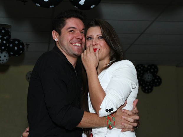 Ex-BBBs Nasser e Andressa em aniversário dela no Rio (Foto: Raphael Mesquita/ Foto Rio News)
