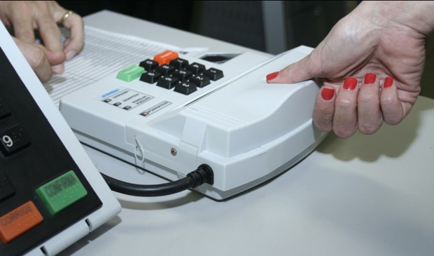 Equipamento de biometria usado para identificar os eleitores (Foto: Divulgação/TSE)