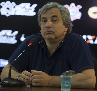 Pouca experiência, ego e gafes: a queda de Sérgio Janikian no Timão