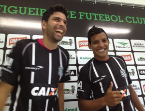 Gerson Magrão e Felipe Nunes apresentados no Figueirense (Foto: Renan Koerich, globoesporte.com)