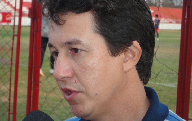 Tim, gerente de futebol do Vila Nova (Foto: Fernando Vasconcelos/GLOBOESPORTE.COM)