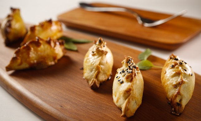 Mini empanadas para encomendas na da MP Tortas Boutique
