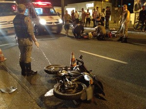 Motociclista causou acidente ao invadir Avenida Epitácio Pessoa  (Foto: Walter Paparazzo/G1)