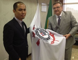 visita do cônsul do Japão ao corinthians mario gobbi (Foto: Divulgação/Site oficial do Corinthians)