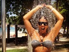 'Esfriando a cabeça': Adriane Galisteu toma ducha e compartilha foto