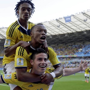 Colômbia vence Grécia por 3 a 0 na estreia, no Mineirão; Armero marca (Fernando Vergara/AP)