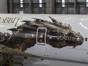 Boeing da Air New Zealand foi decorado com dragão de &#39;O Hobbit&#39; (Foto: Air New Zealand/AP)