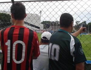 Final da Suburbana de Curitiba, entre Iguaçu e Bairro Alto (Foto: Fernando Freire/GLOBOESPORTE.COM)