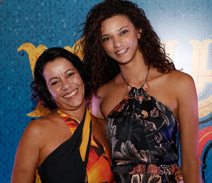 Marina Nery posa com a mãe (Foto: Inácio Moraes/Gshow)