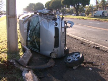 G Motociclista Morre Ap S Bater Em Dois Carros Em Rodovia No Paran