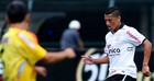Corinthians vence com gol contra no fim (LÉO BARRILARI / Ag. Estado)