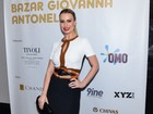 Fernanda Keulla arremata vestido de Claudia Leitte por R$ 1 mil em bazar