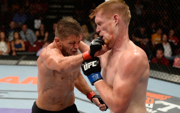 UFC  Tom Watson e Sam Alvey (Foto: Agência Getty Images)