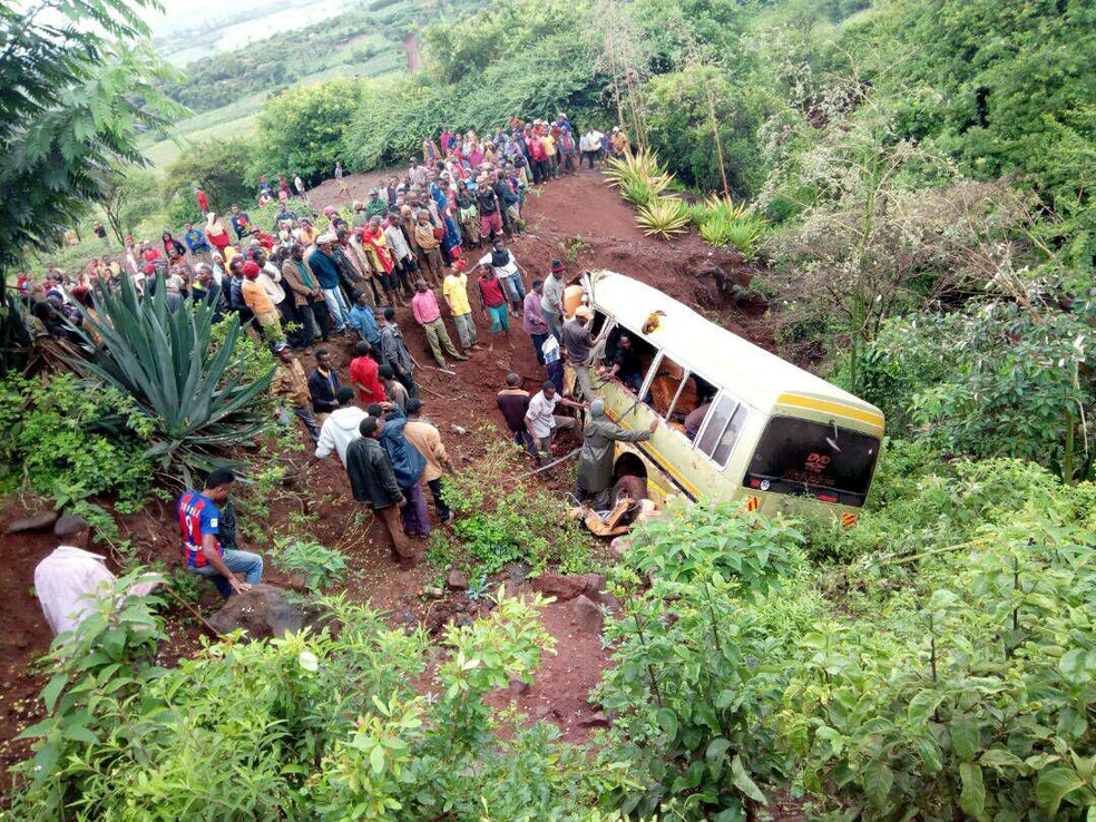 Local do acidente que matou mais de 30 crianças na Tanzânia, neste sábado (06) (Foto: Reuters/Emmanuel Herman)