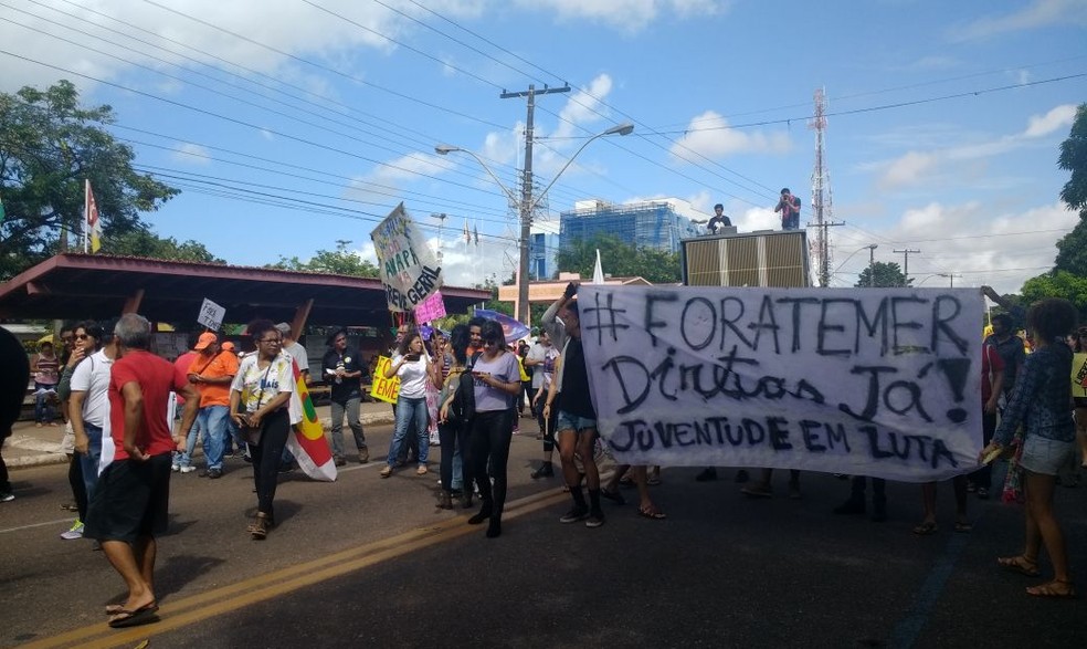 Protesto em Macapá contra as reformas trabalhista e da Previdência (Foto: Fabiana Figueiredo/G1)