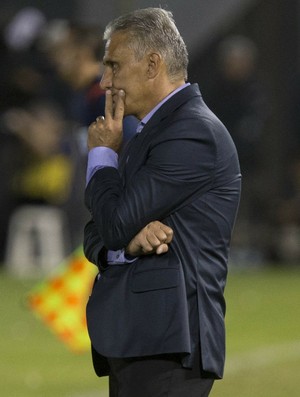 Acostumado a jogo limpo, Timão se complica com cartões na Libertadores