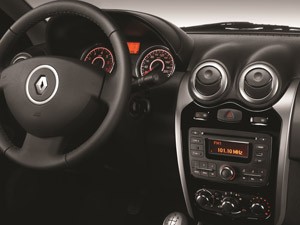 Renault Logan interior antigo (Foto: Divulgação)