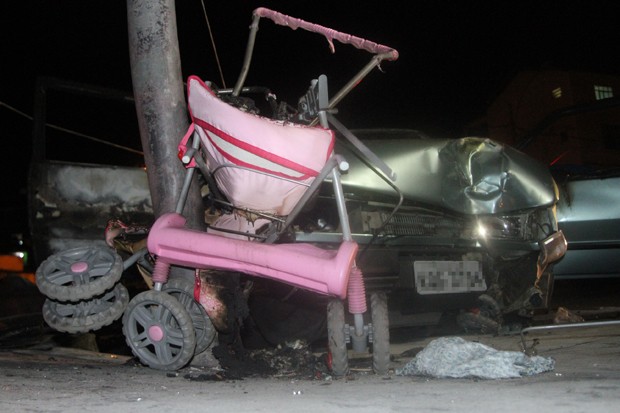 Local onde o bebê de três meses morreu atropelada por   um carro desgovernado (Foto: Jadson Marques/Estadão Conteúdo)