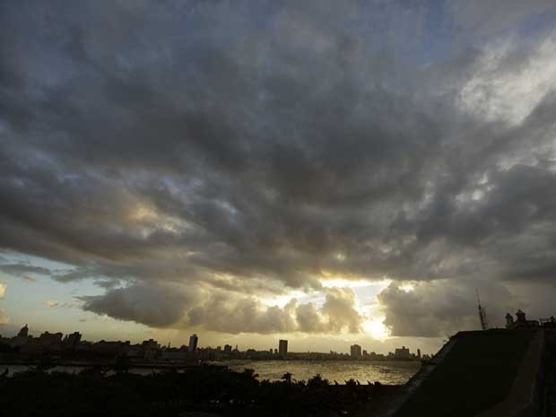 Nuvens escuras de ‘Sandy’ encobrem Havana. (Foto: Desmond Boylan / Reuters)