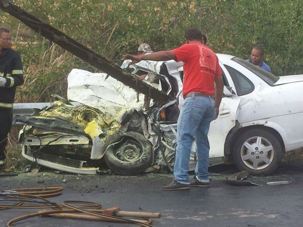 Acidente envolvendo três carros em Itaberaba, na Bahia (Foto: Site Bahia10)