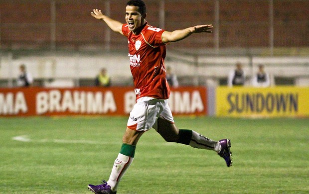 Bruno Mineiro gol Portuguesa (Foto: Ale Vianna / Ag. Estado)