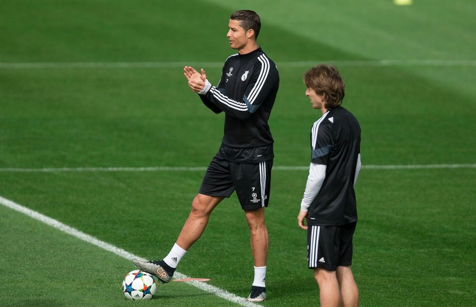 Cristiano Ronaldo treino Real Madrid (Foto: AP)
