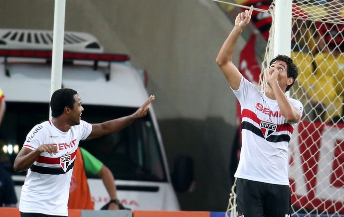 Ganso comemoração jogo Flamengo x São Paulo (Foto: André Durão / Globoesporte.com)
