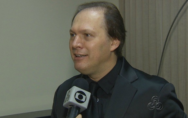 TV Amazonas entrevistou o maestro <b>Roberto Minczuk</b> (Foto: Amazonas TV) - 1810amtvorquestra2